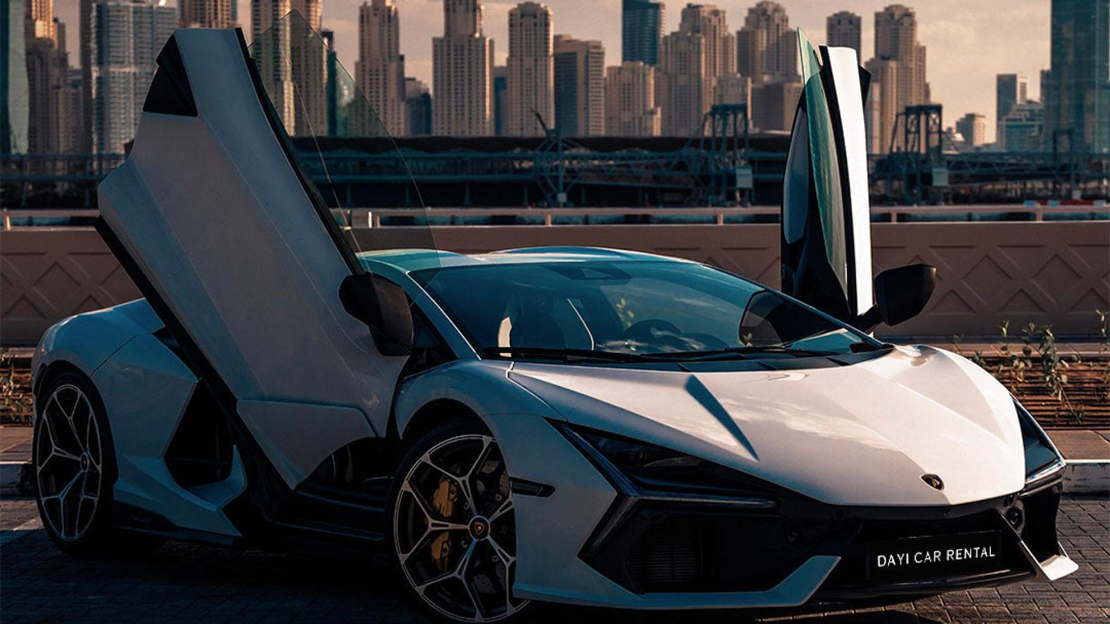 Lamborghini Revuelto