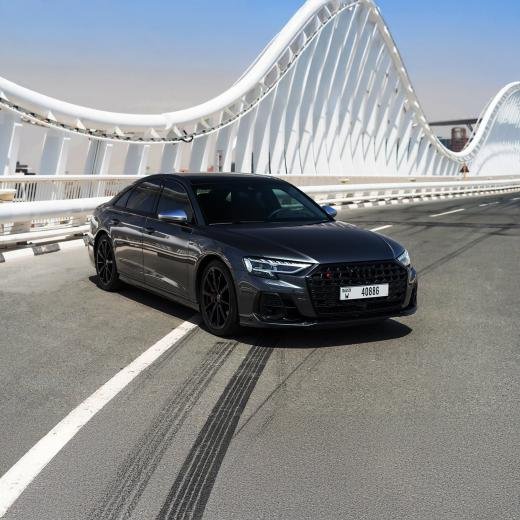 Audi S8
